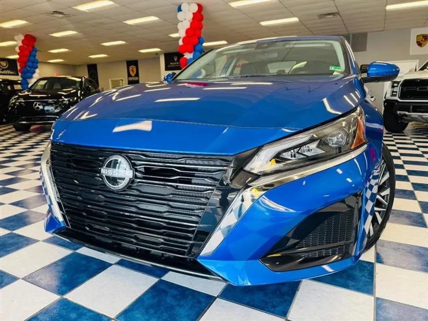 2025 Nissan Altima SV photo 1