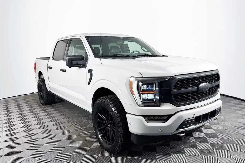 2023 Ford F-150 Platinum photo 1