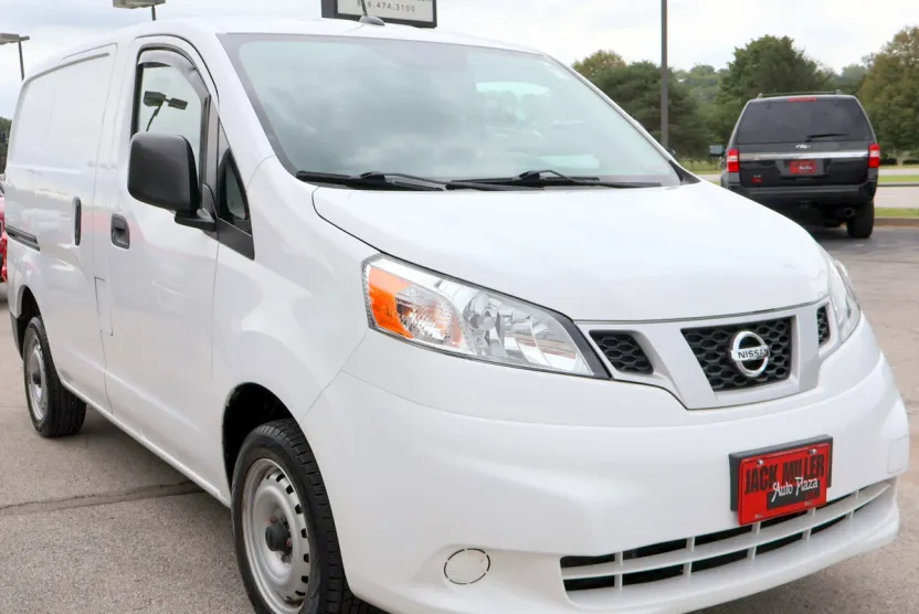 2020 Nissan NV200 S photo 1