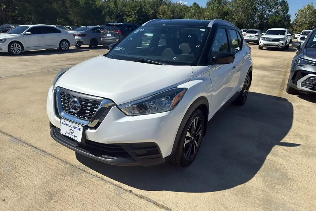 2020 Nissan Kicks SV photo 1
