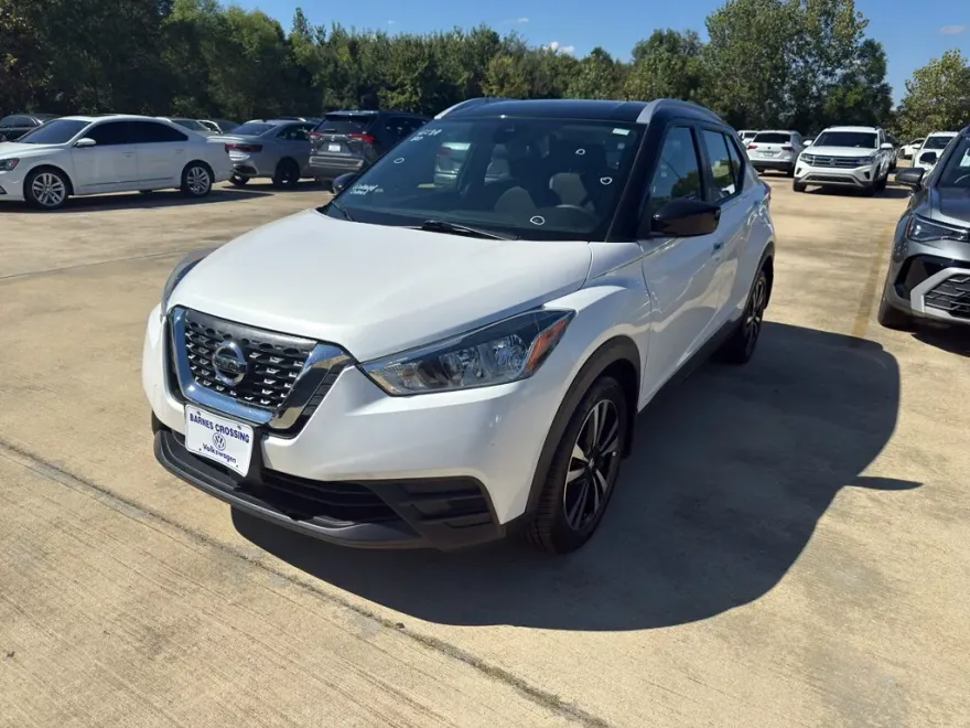 2020 Nissan Kicks SV photo 1