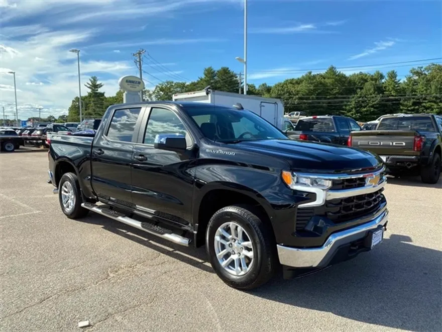 2024 Chevrolet Silverado 1500 LT photo 1