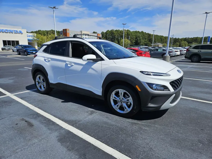 2023 Hyundai Kona SEL photo 1