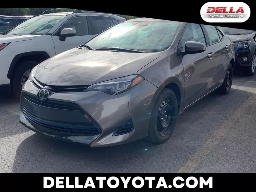 2017 Toyota Corolla XSE photo 1