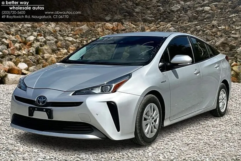 2019 Toyota Prius L Eco photo 1