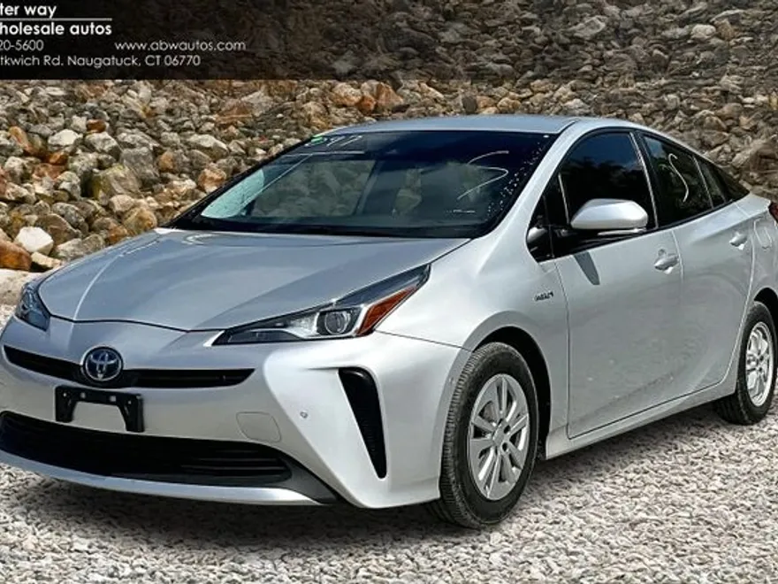 2019 Toyota Prius L Eco photo 1