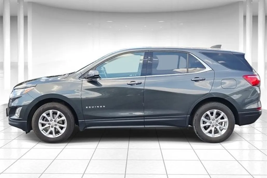 2019 Chevrolet Equinox LT photo 1