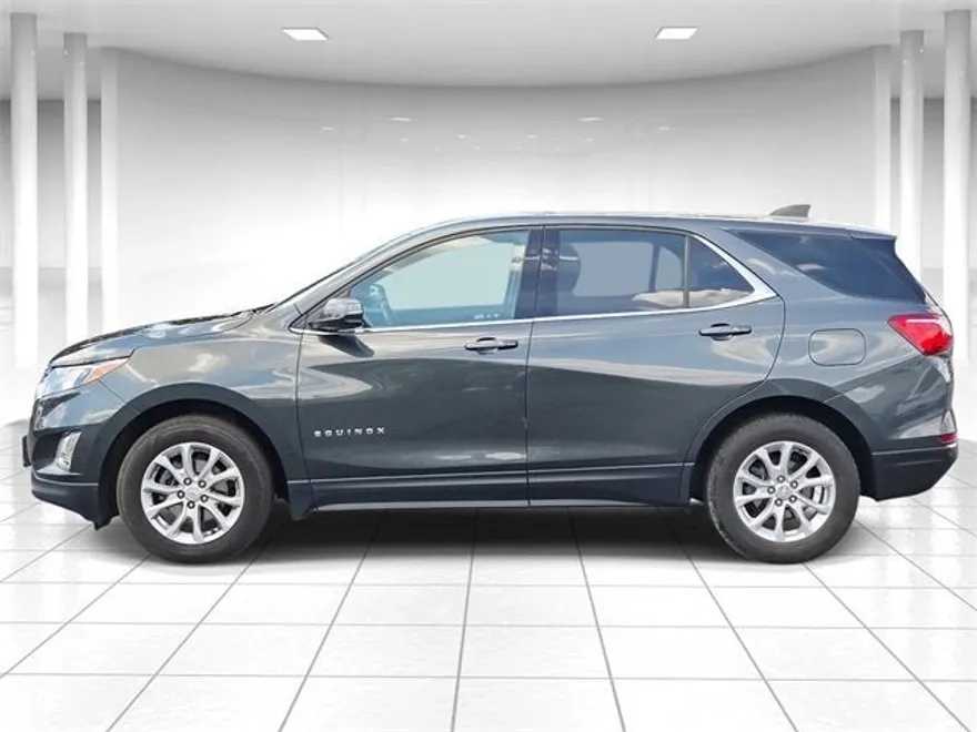 2019 Chevrolet Equinox LT photo 1