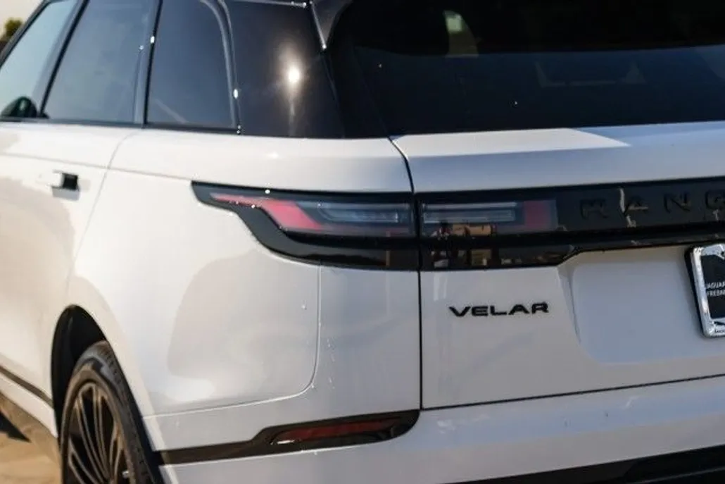 2026 Land Rover Range Rover Velar SE photo 1