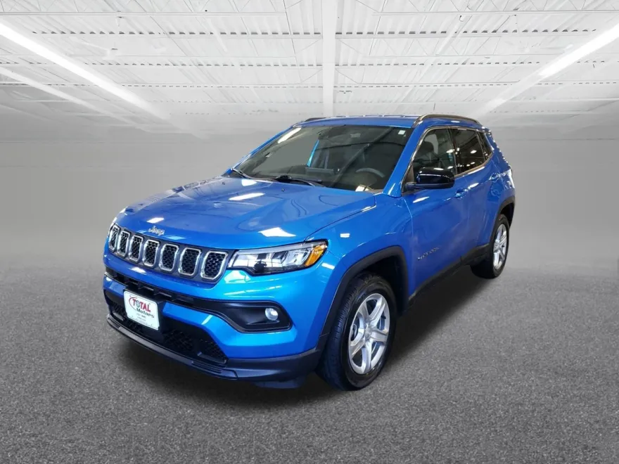 2024 Jeep Compass Latitude photo 1