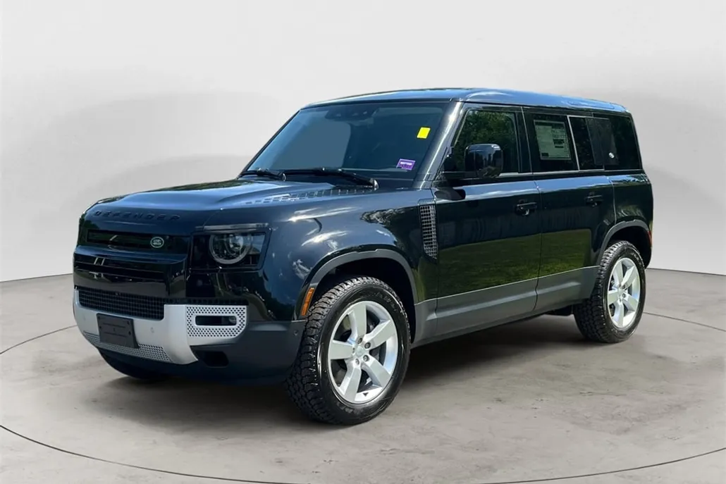 2024 Land Rover Defender 110 SE photo 1