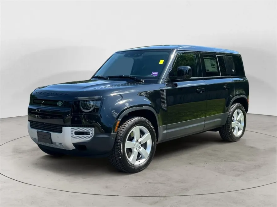 2024 Land Rover Defender 110 SE photo 1