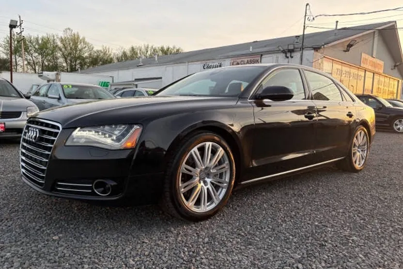 2011 Audi A8 L Quattro photo 1