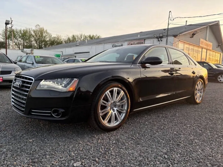 2011 Audi A8 L Quattro photo 1