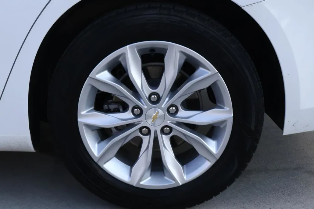 2024 Chevrolet Malibu 1LT photo 1