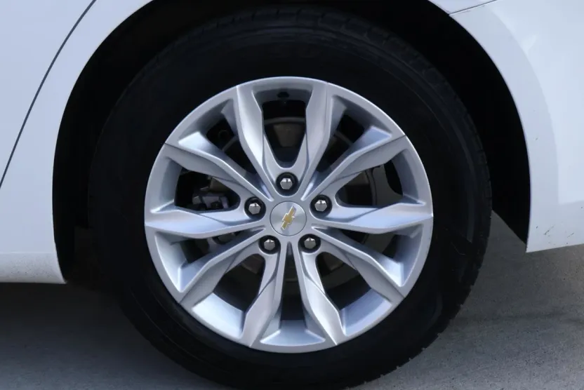 2024 Chevrolet Malibu 1LT photo 1