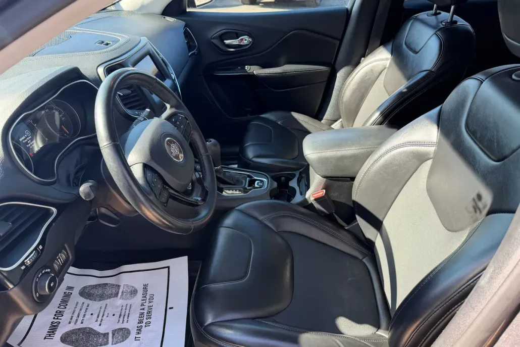 2019 Jeep Cherokee Altitude photo 1