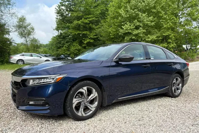 2019 Honda Accord EX photo 1