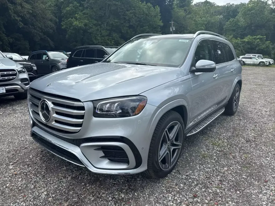 2026 Mercedes Benz GLS 450 4MATIC photo 1