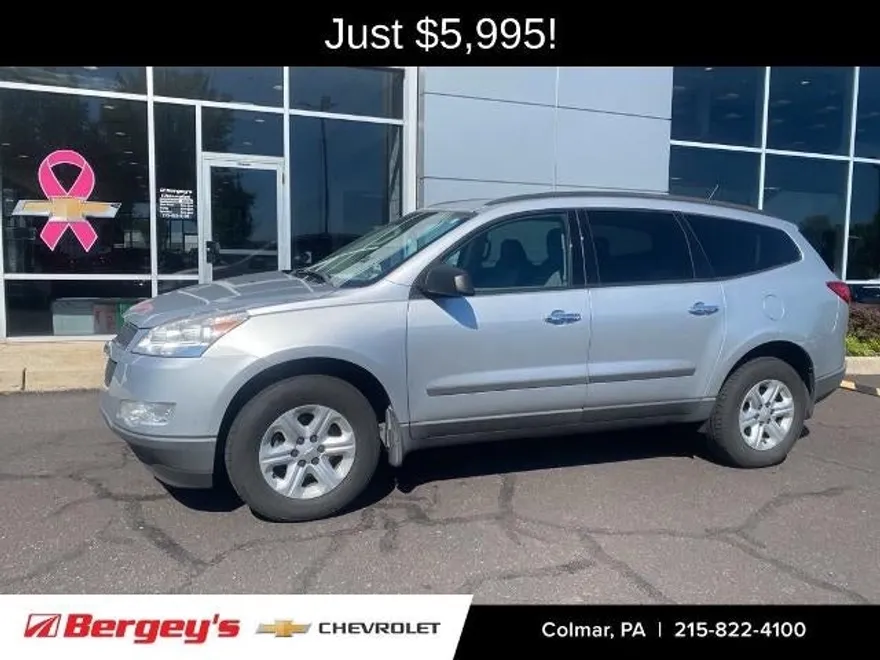 2012 Chevrolet Traverse LS photo 1