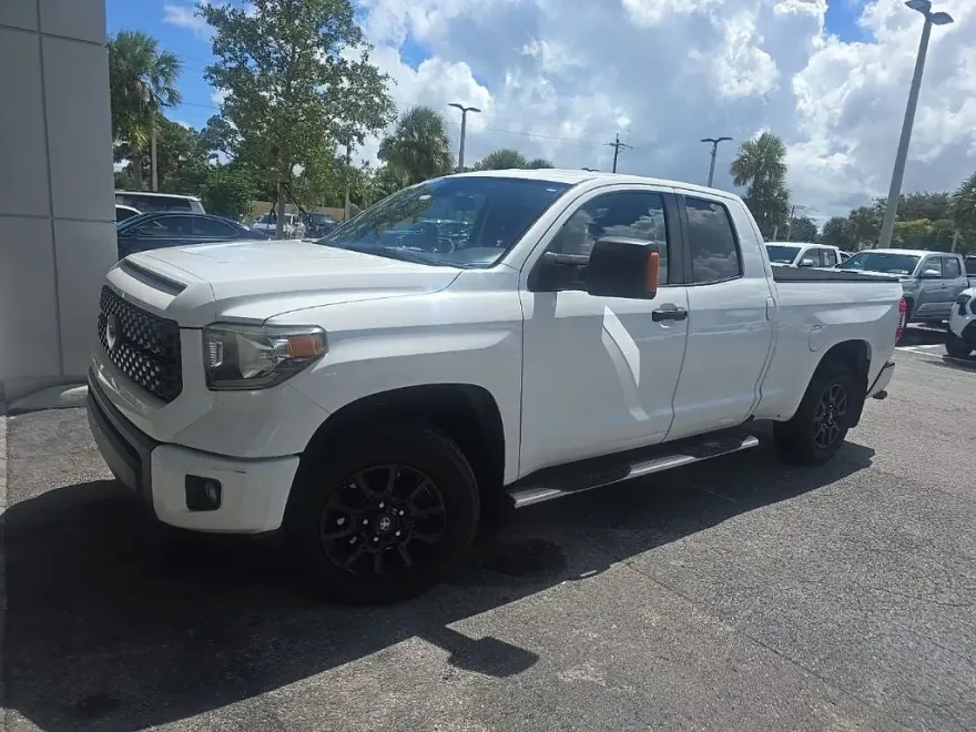 2019 Toyota Tundra SR5 Grade photo 1