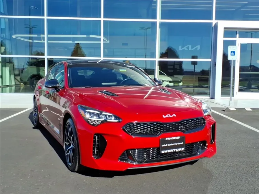 2023 Kia Stinger GT-Line photo 1