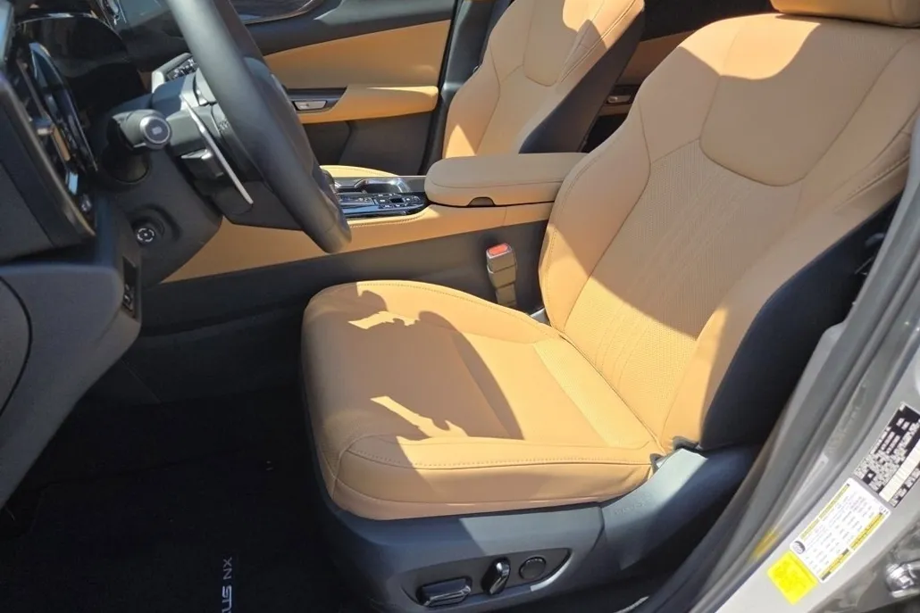2026 Lexus NX 350 Premium photo 1