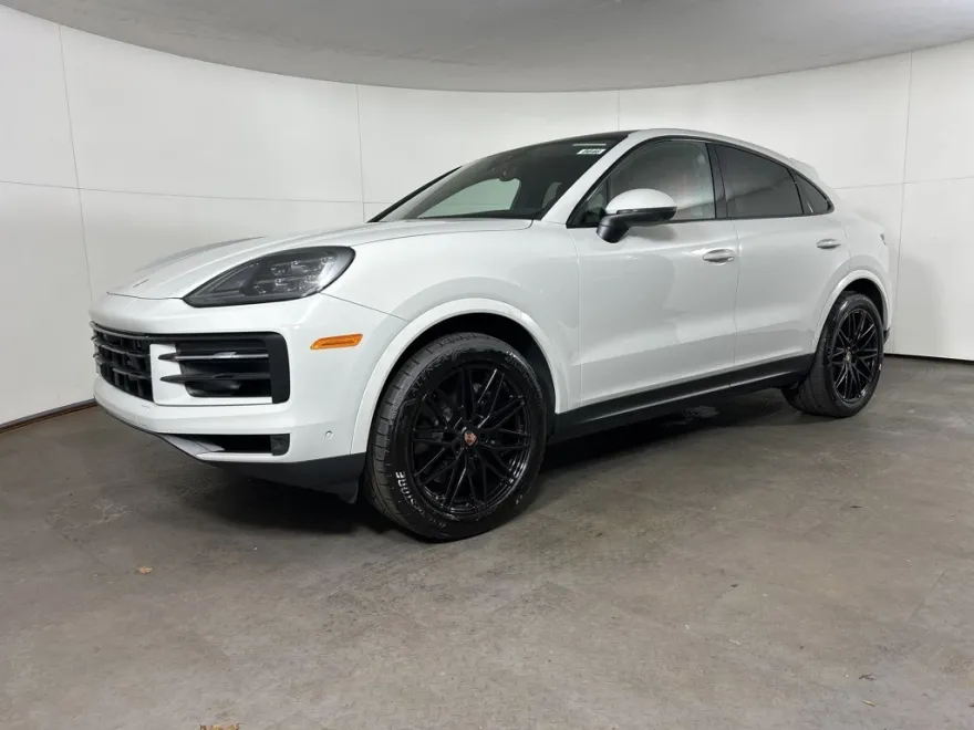 2025 Porsche Cayenne Coupe photo 1