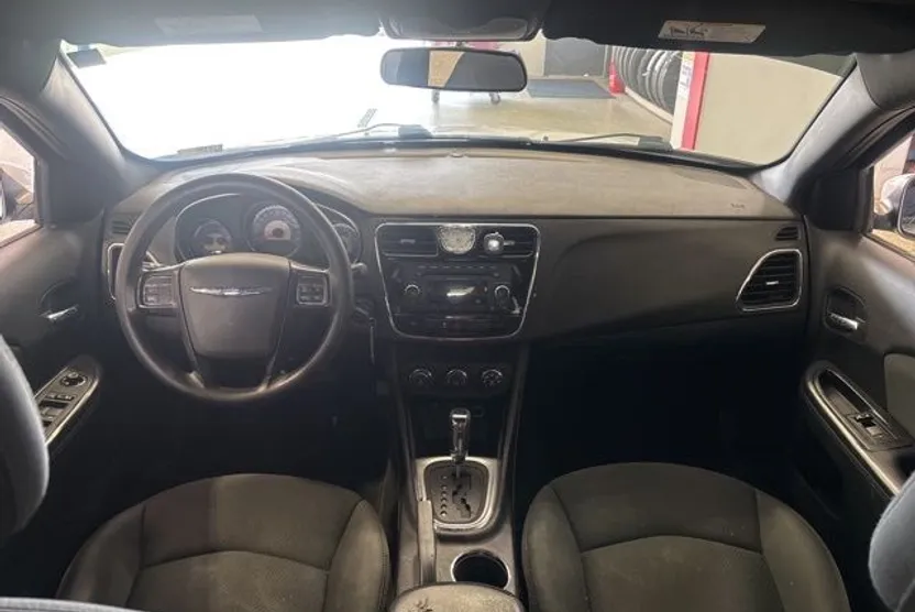 2012 Chrysler 200 LX photo 1