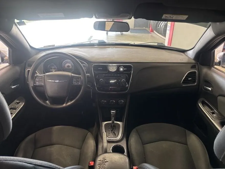 2012 Chrysler 200 LX photo 1