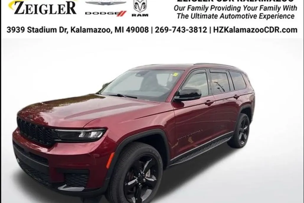 2023 Jeep Grand Cherokee Altitude photo 1