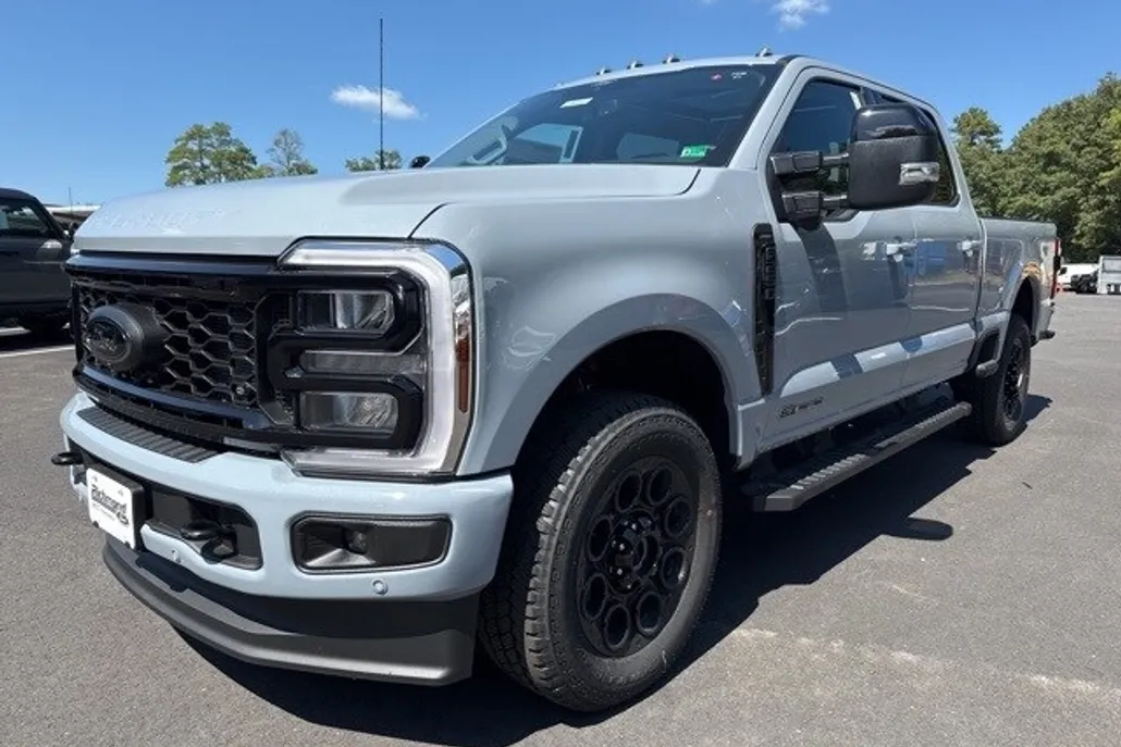 2026 Ford F-250 Lariat photo 1