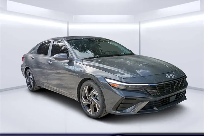 2024 Hyundai Elantra SEL Convenience photo 1