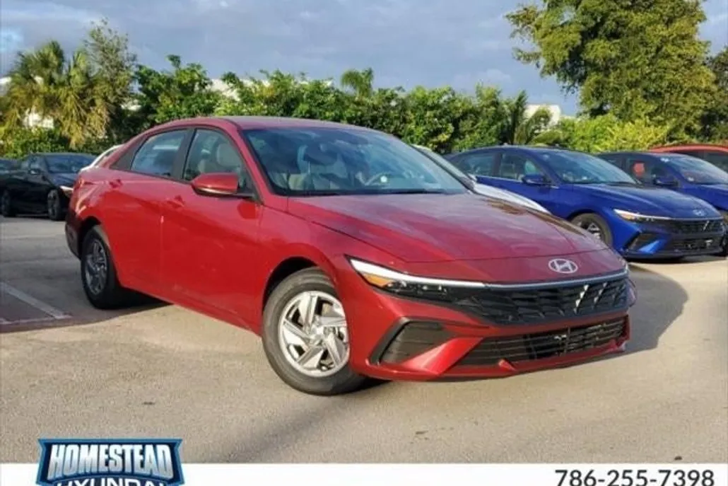 2025 Hyundai Elantra SE photo 1
