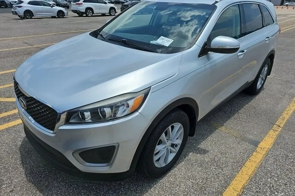 2017 Kia Sorento LX photo 1