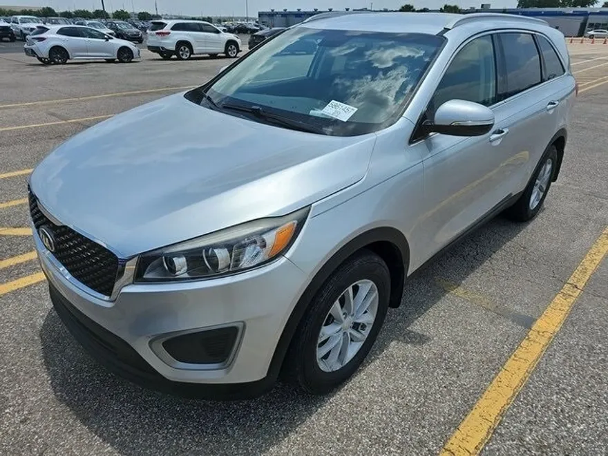 2017 Kia Sorento LX photo 1