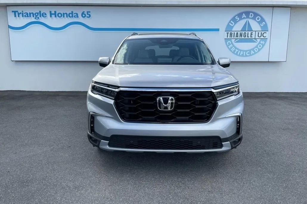2025 Honda Pilot Touring photo 1