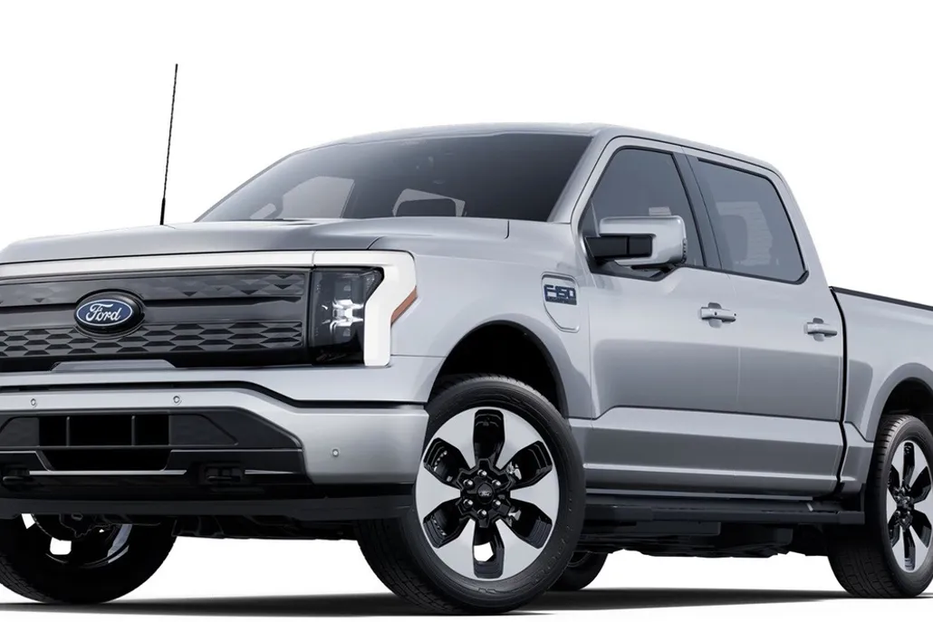 2025 Ford F-150 Lightning Platinum photo 1