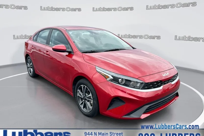 2024 Kia Forte LXS photo 1