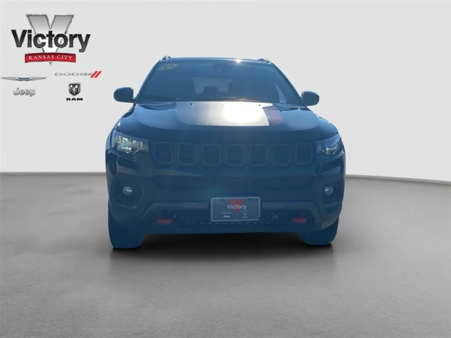 2024 Jeep Compass Trailhawk photo 1