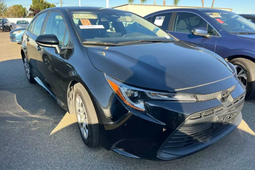 2024 Toyota Corolla LE photo 1