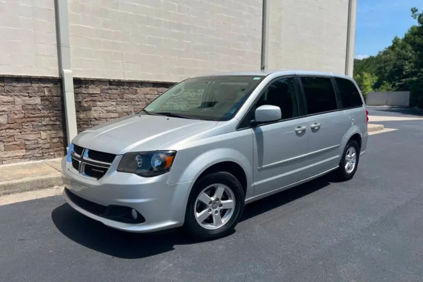 2012 Dodge Grand Caravan Crew photo 1