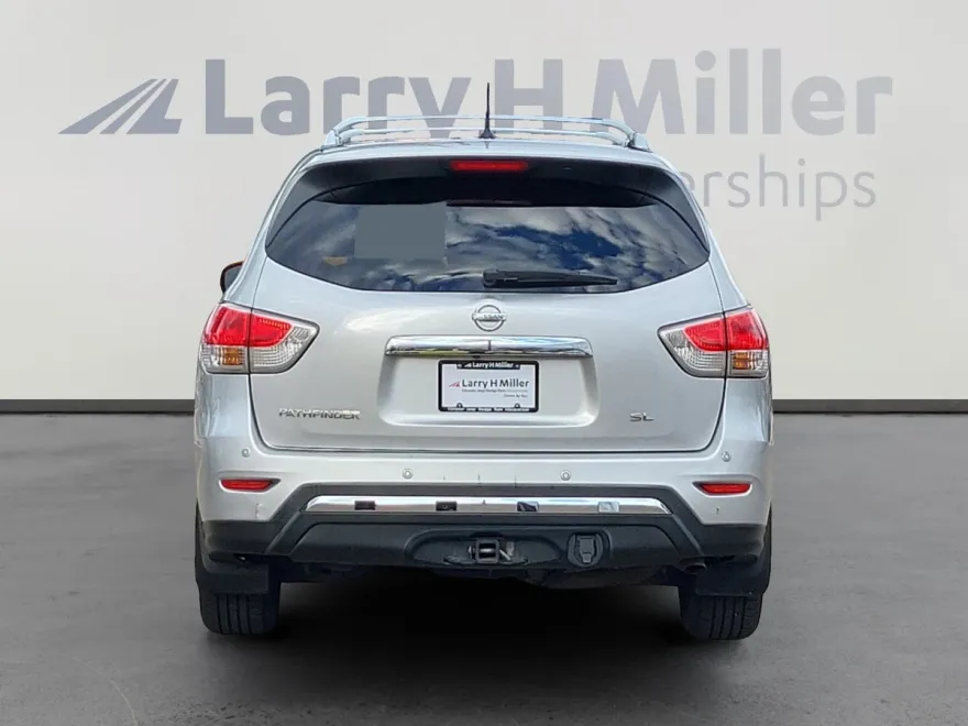 2014 Nissan Pathfinder SL photo 1