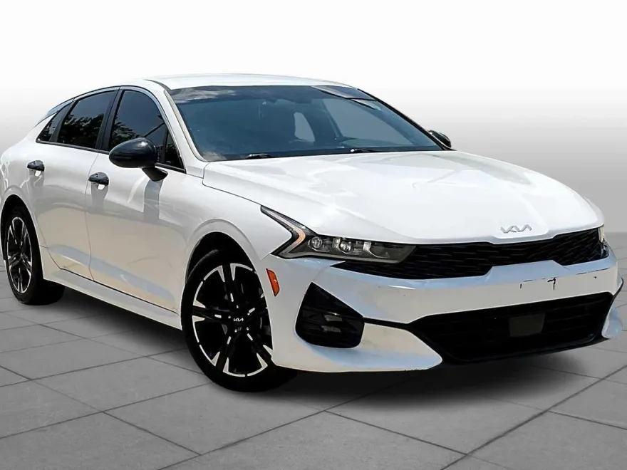 2023 Kia K5 GT-Line photo 1