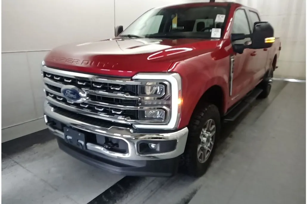 2024 Ford F-350 Lariat photo 1