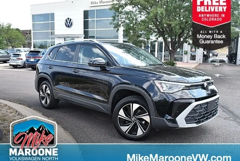 2025 Volkswagen Taos SE photo 1