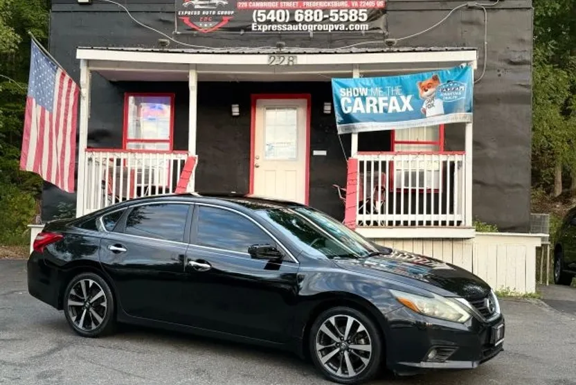 2016 Nissan Altima 2.5 SR photo 1