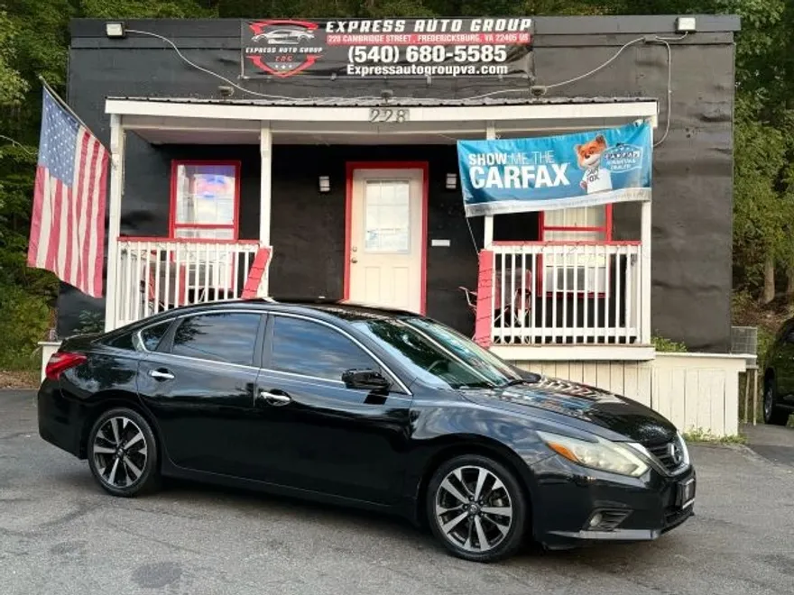 2016 Nissan Altima 2.5 SR photo 1