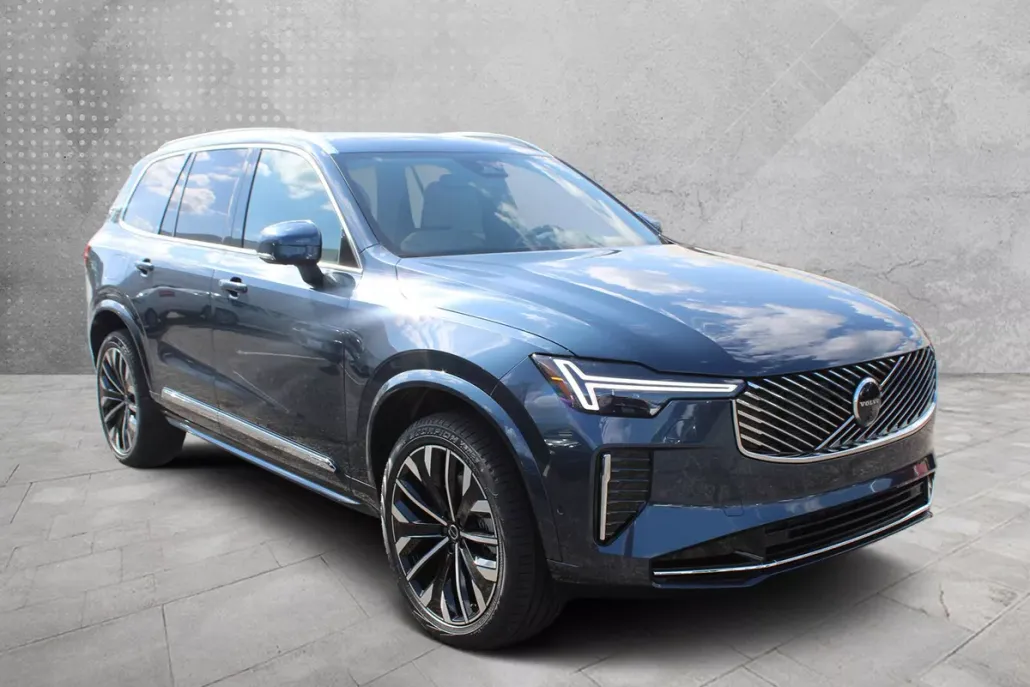 2026 Volvo XC90 Plus photo 1
