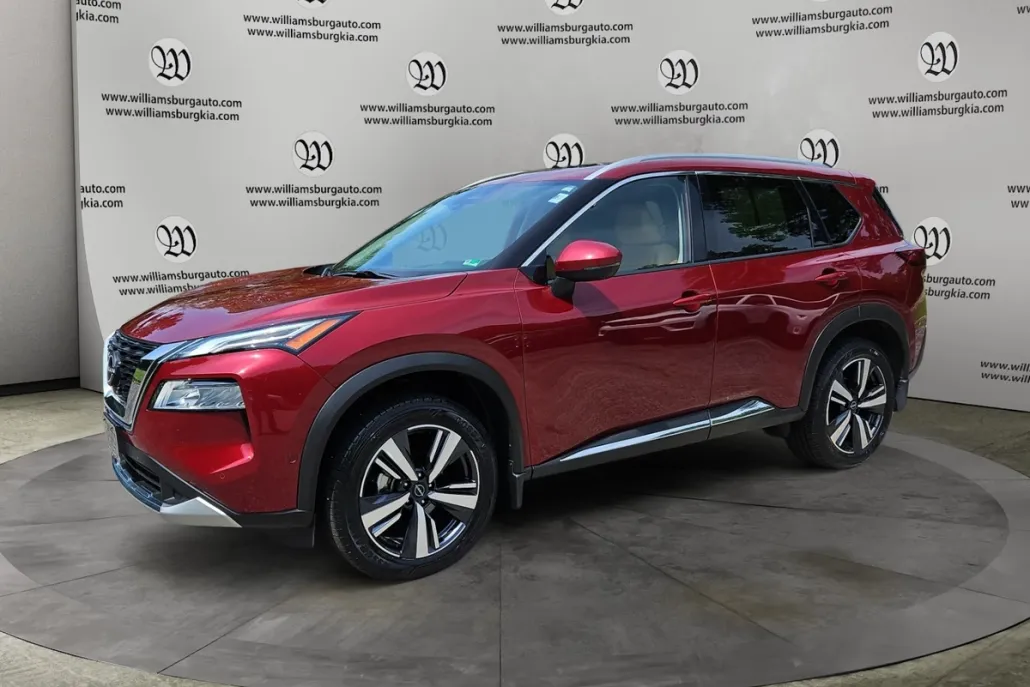 2023 Nissan Rogue Platinum photo 1